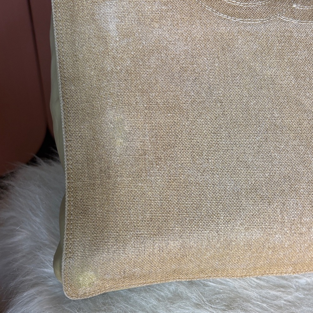 CHANEL Beige Tote with Wooden Handles - Picture 6 of 17